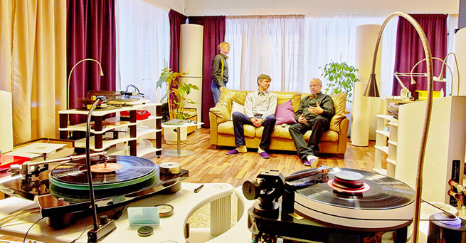 Lyssning i lugn miljö, gärrna med egen medtagen skiva