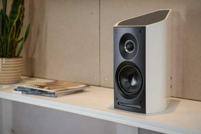 SÅLDA Sonus Faber Venere 1.5 Vita+stativ