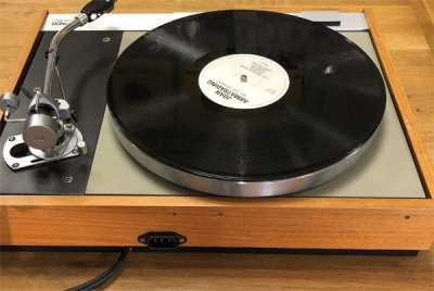 SÅLD Beg Thorens TD-125 + SME 3009 Impr.2 med RCA